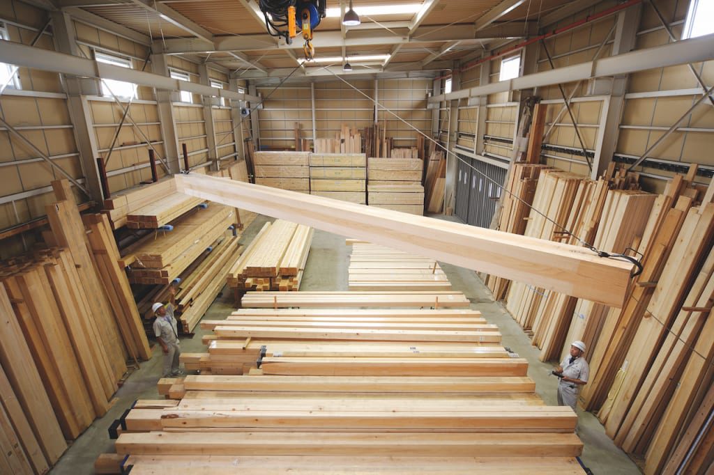 天然木で家を建てたい。木材のプロが徹底管理する渡邊工務店の木材センター