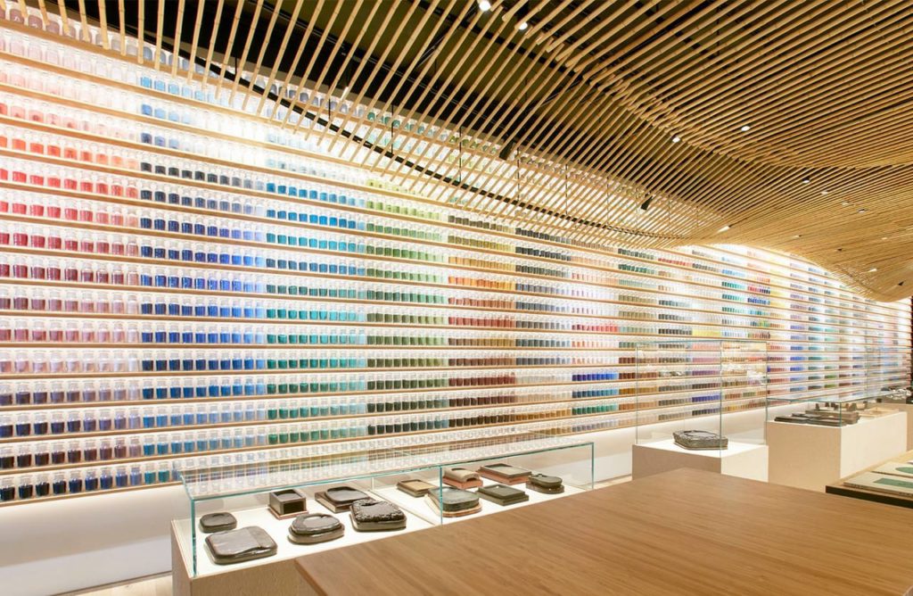 まるで色の博物館!天王洲アイルの伝統画材ラボ「PIGMENT(ピグモン)」