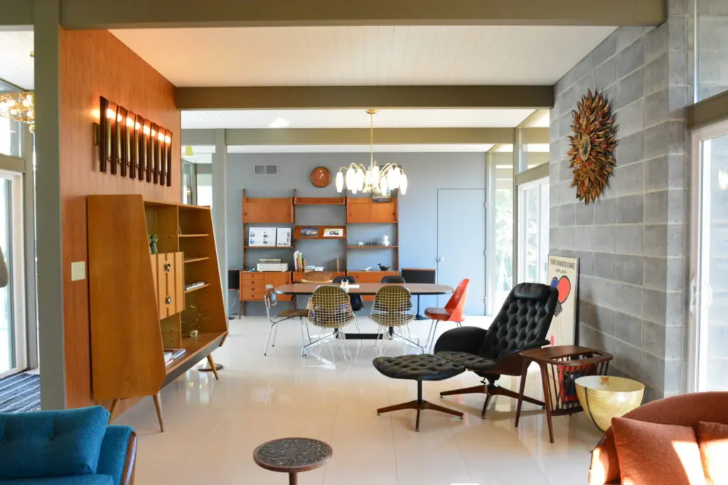 ミッドセンチュリー・ヴィンテージ家具専門店Palm Springsが提案するアイクラーホーム