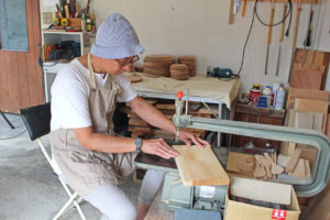 はじまりは、妻のためにつくった一枚のまな板から。「woodpecker(ウッドペッカー)」