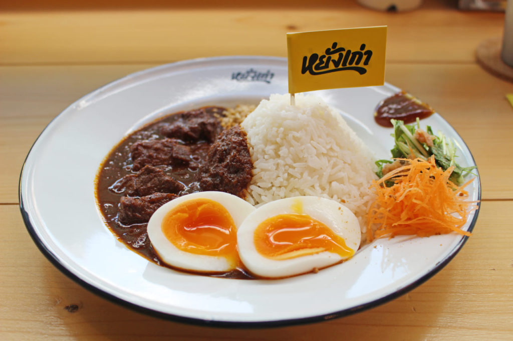 タイ北部の「ゲーンハンレーカレー」を味わえる「ヤンガオ」