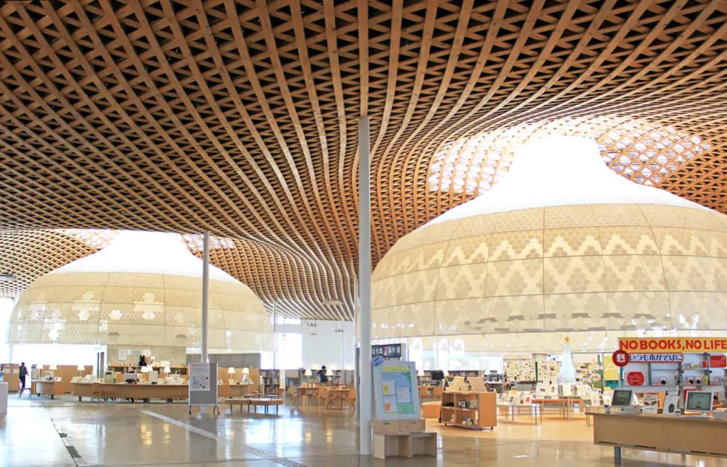 大人も子どもも楽しめる！岐阜県岐阜市の新感覚図書館「みんなの森ぎふメディアコスモス」