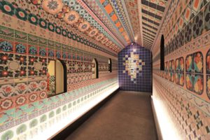 レトロでかわいい!INAXライブミュージアムにて「和製マジョリカタイル」展が開催中