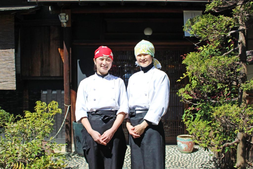 旬の素材で季節感を味わう。姉妹が日本家屋の片隅で営む「季節の洋菓子と天然酵母パン あおい」