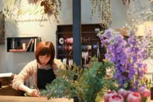 毎日の暮らしに寄り添うフラワーショップ「arbo hana.midori.kurashi(アルボ)」