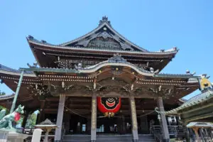 開運に商売繁盛!全国から参拝者が訪れるパワースポット「豊川稲荷」を参拝してきました