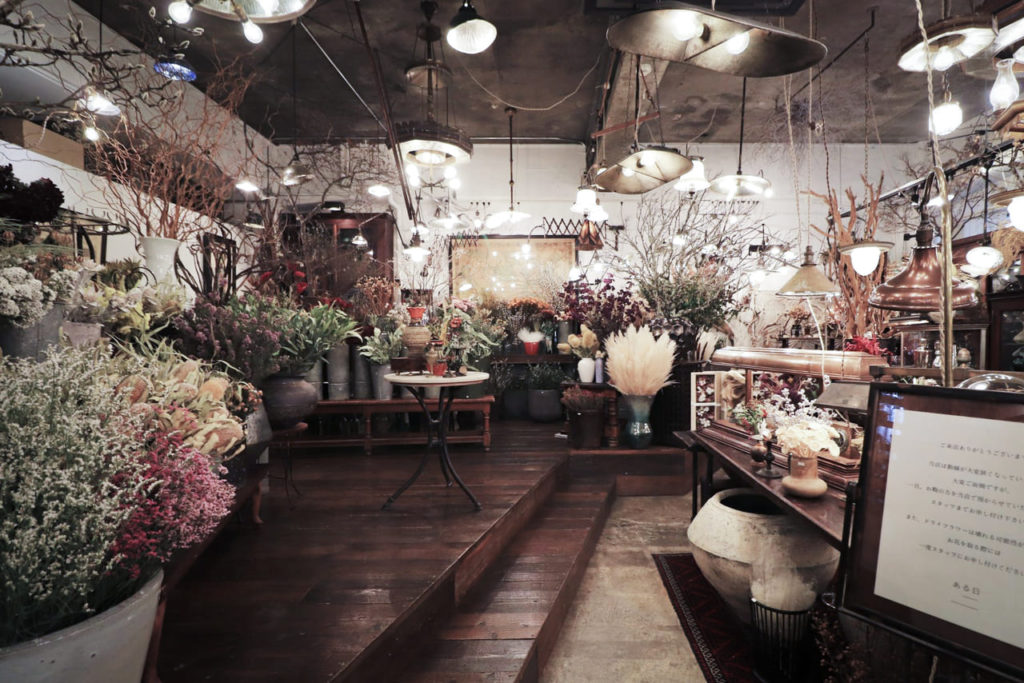 ドライフラワー×アンティーク。唯一無二の世界観。ドライフラワー専門店「ある日」