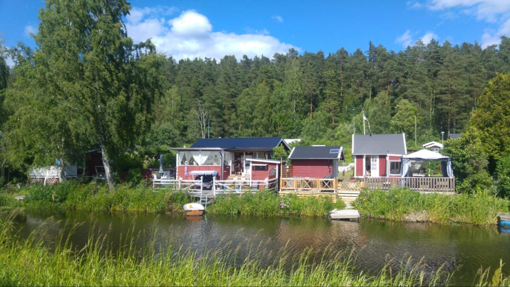 【スウェーデンの暮らし】休暇を過ごす為の家「Fritidhus」を持つ暮らし