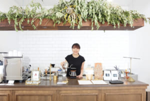 スタイリッシュな空間と、本格コーヒーを心ゆくまで楽しむ「tokiiro coffee(トキイロコーヒー)」