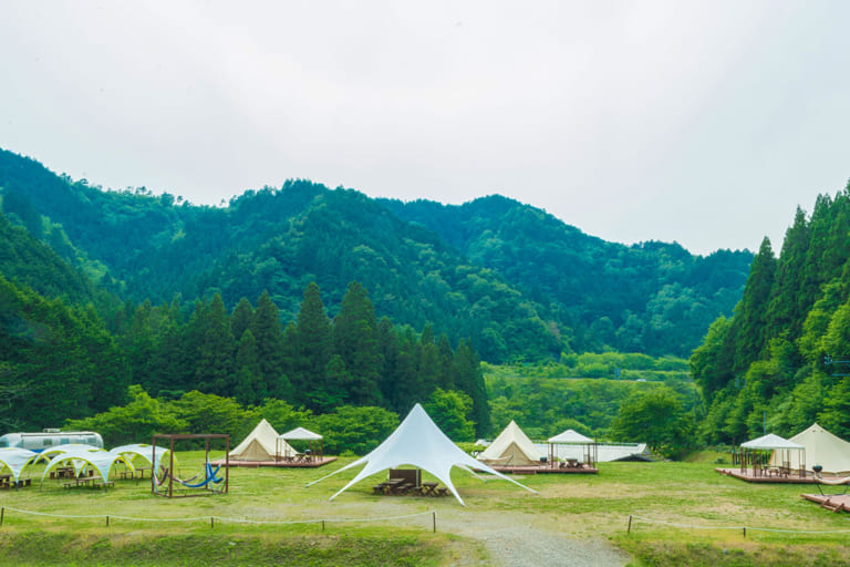 空手就能舒适享受野营!位于岐阜县郡上，为成人准备的豪华设施“EARTH SHIP (地球) ”