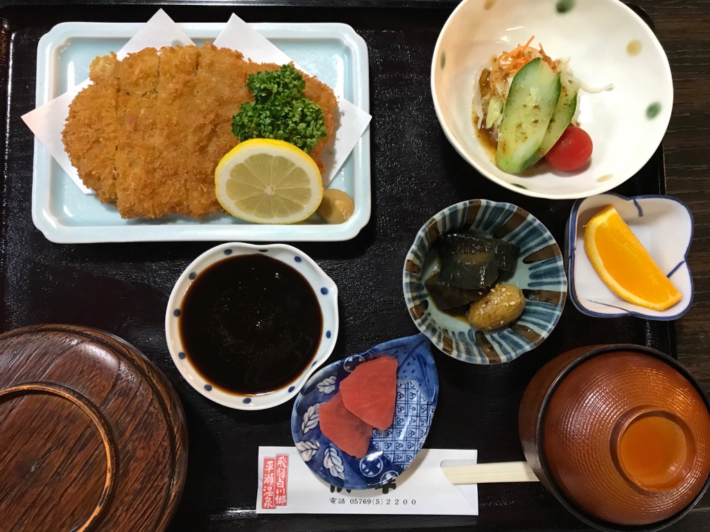 飛騨豚のソースカツ定食