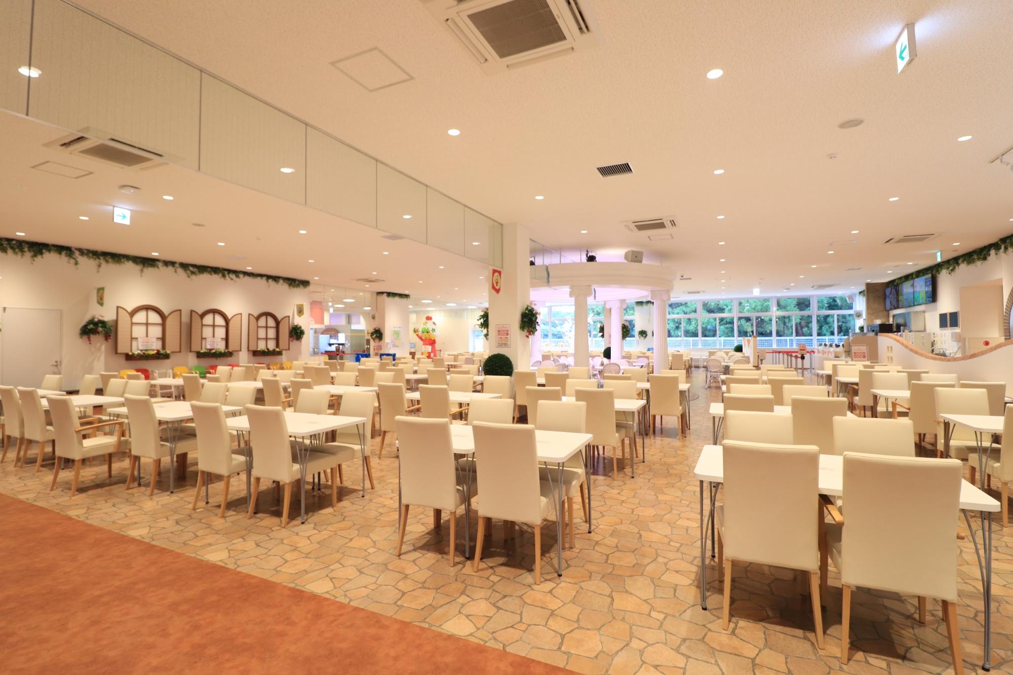 The dine-in space is fully equipped with about 250 seats.