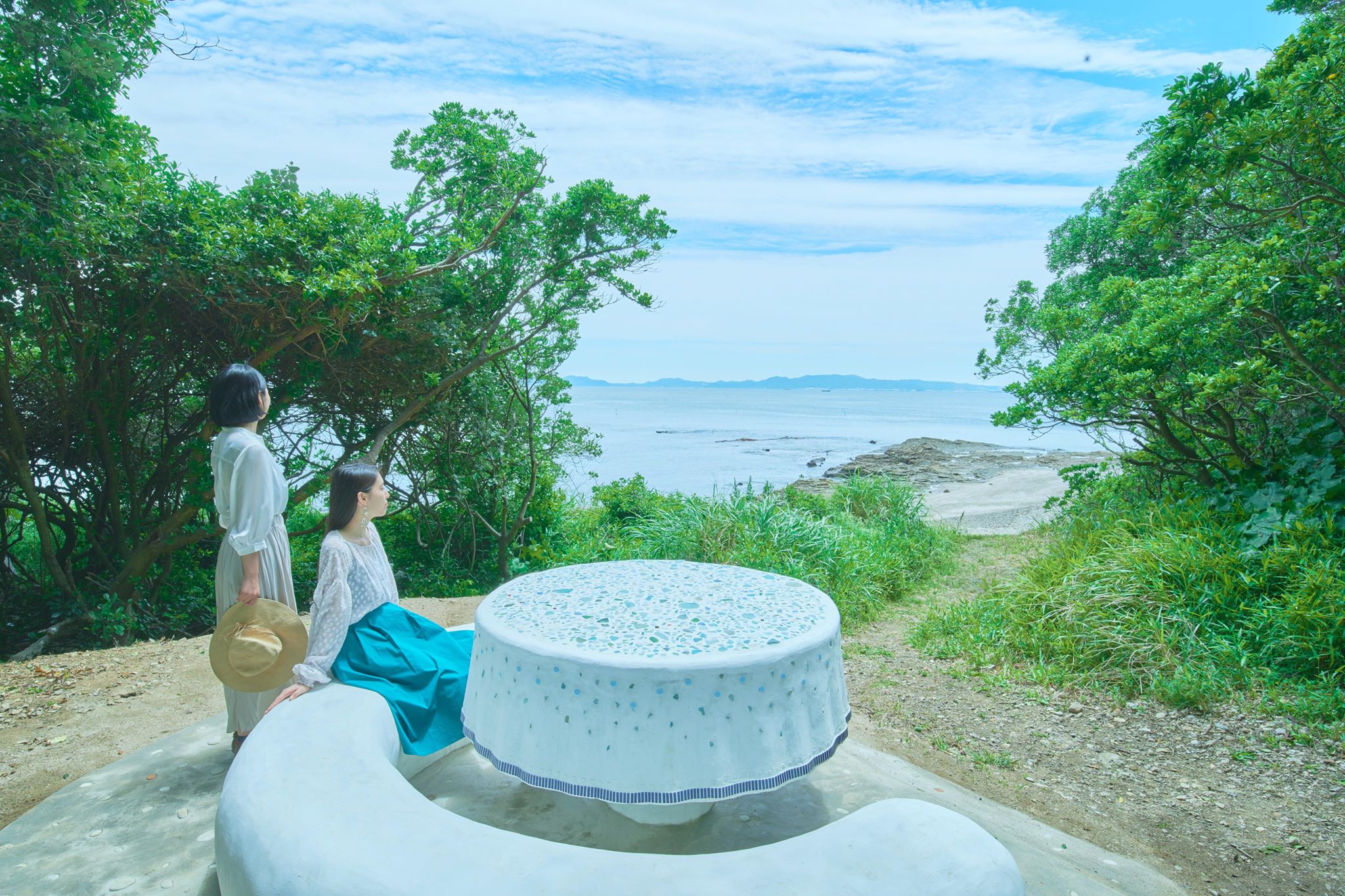 [Solo Exhibition Daytime Stars] &quot;Stardust Tablecloth&quot; (2019) Saku-shima Photo: DARUMA Yoshihiro Ozaki