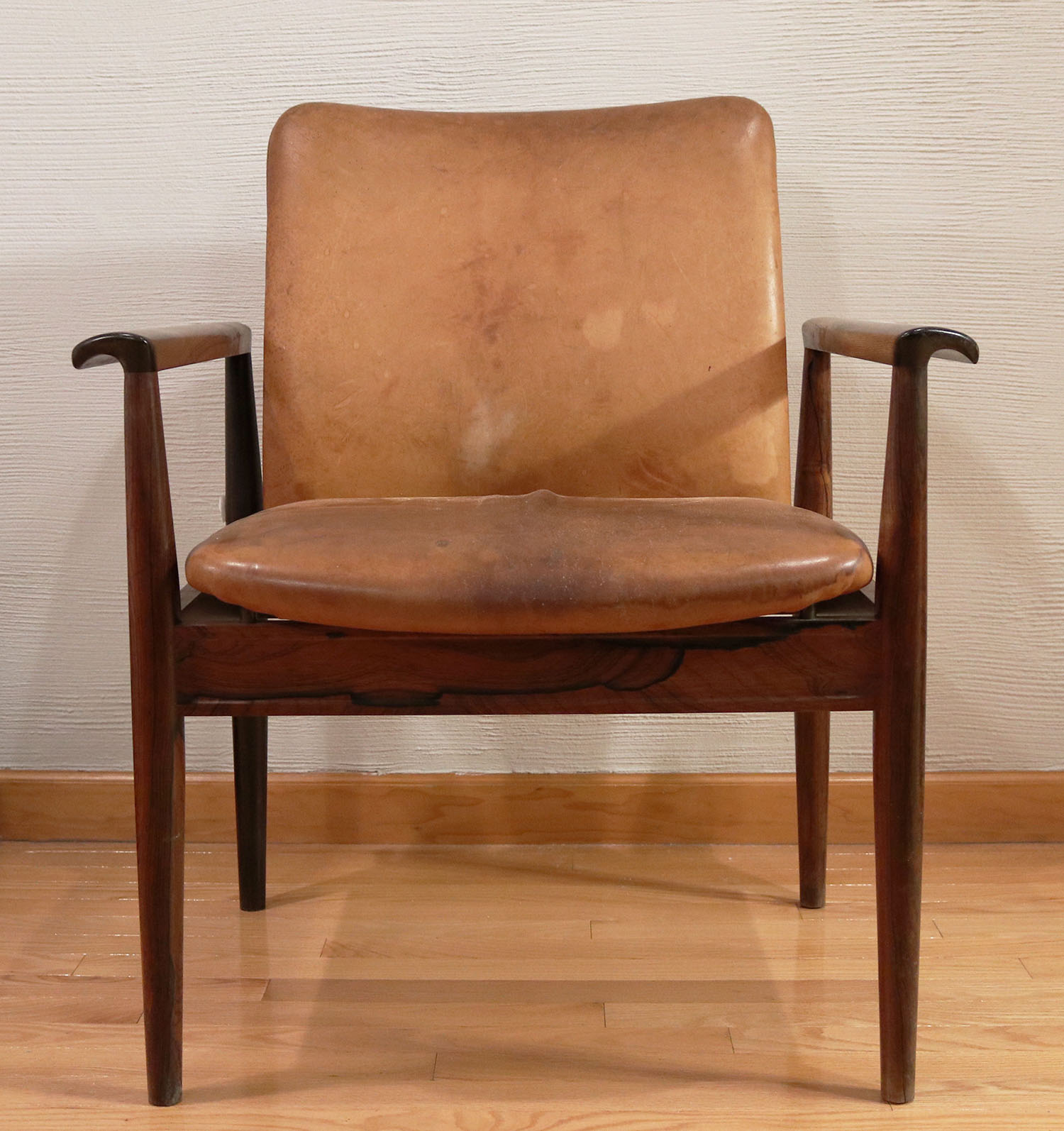 Diplomat Chair (Finn Juhl）メンテナンス前