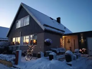 【スウェーデンの暮らし】クリスマスシーズンを煌びやかに飾るスウェーデンの「Julbelysning」