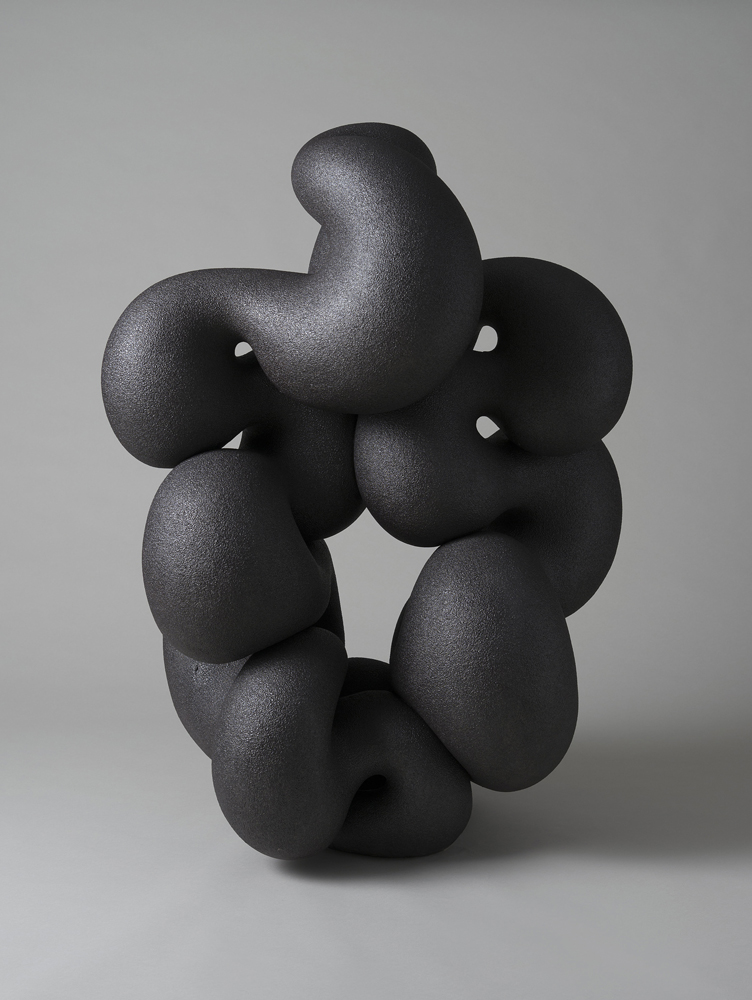 加藤智也《Topological Formation》2016 年 岐阜県現代陶芸美術館蔵