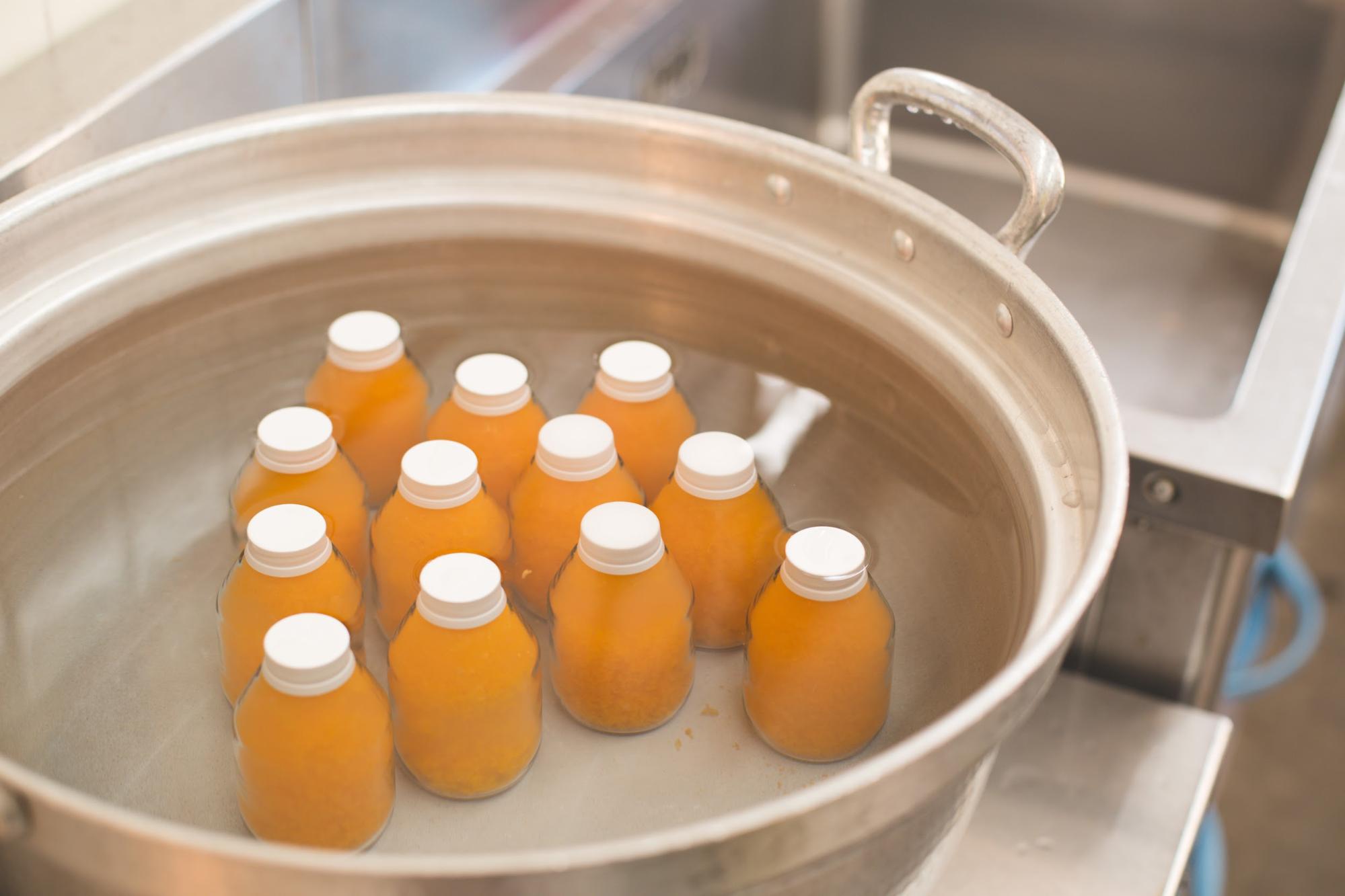 Mandarin orange juice making