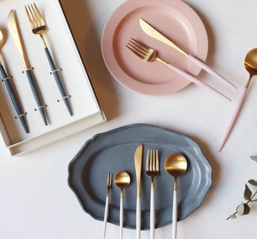 ワクワク楽しい、色使い豊富な器が揃う。一社にあるセレクトショップ「Anchor Bridge（アンカーブリッジ）」