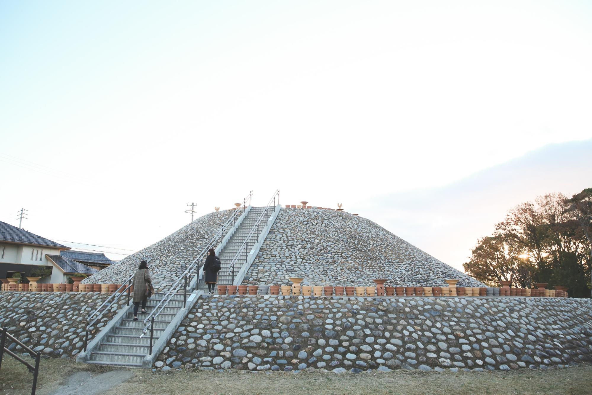 古墳には階段