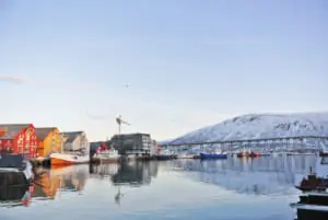 【ノルウェー トロムソ】”北極海の聖堂” 北極教会。ロケーションと価格重視トロムソのおすすめホテル。