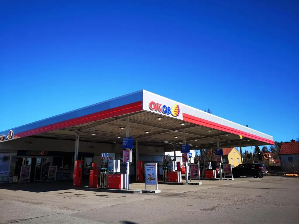 【スウェーデンの暮らし】あの有名チェーン店のコーヒーもお持ち帰りできる？スウェーデンのガソリンスタンド