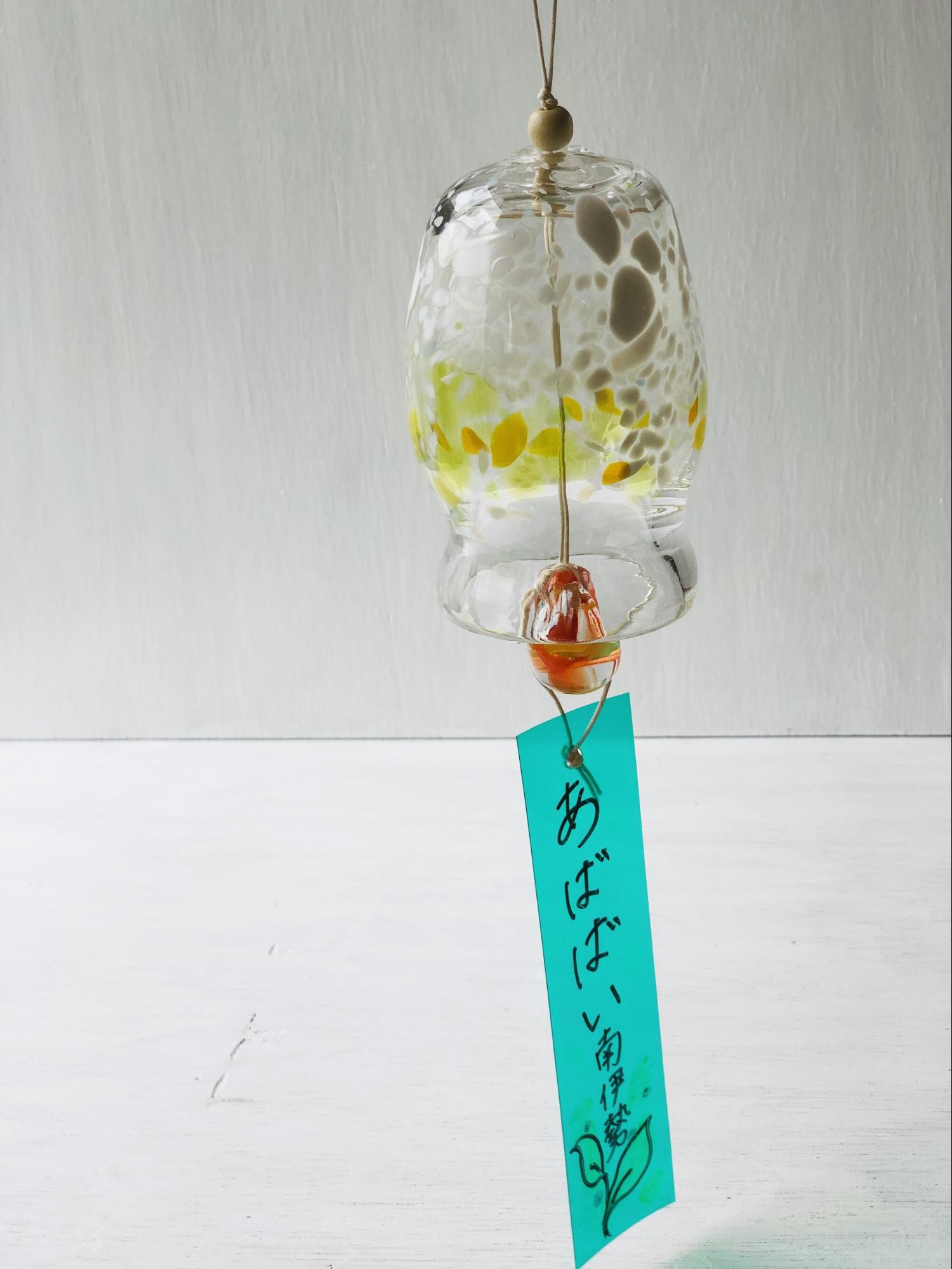 カラフルで涼しげ 多治見市のガラス工房 Tickleglass の吹きガラス体験 ライフデザインズ