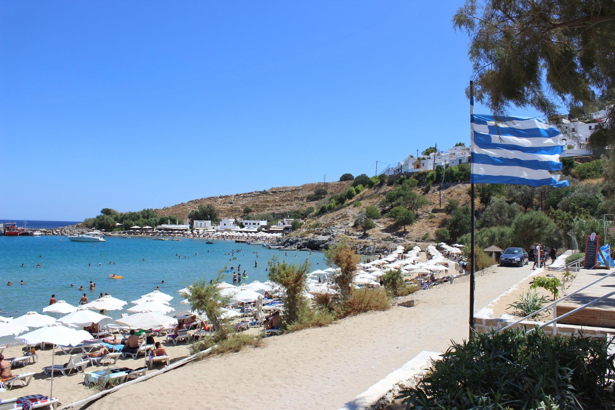 ギリシャ ロードス島 ロードス島で一番美しいビーチを望む 白い街リンドス