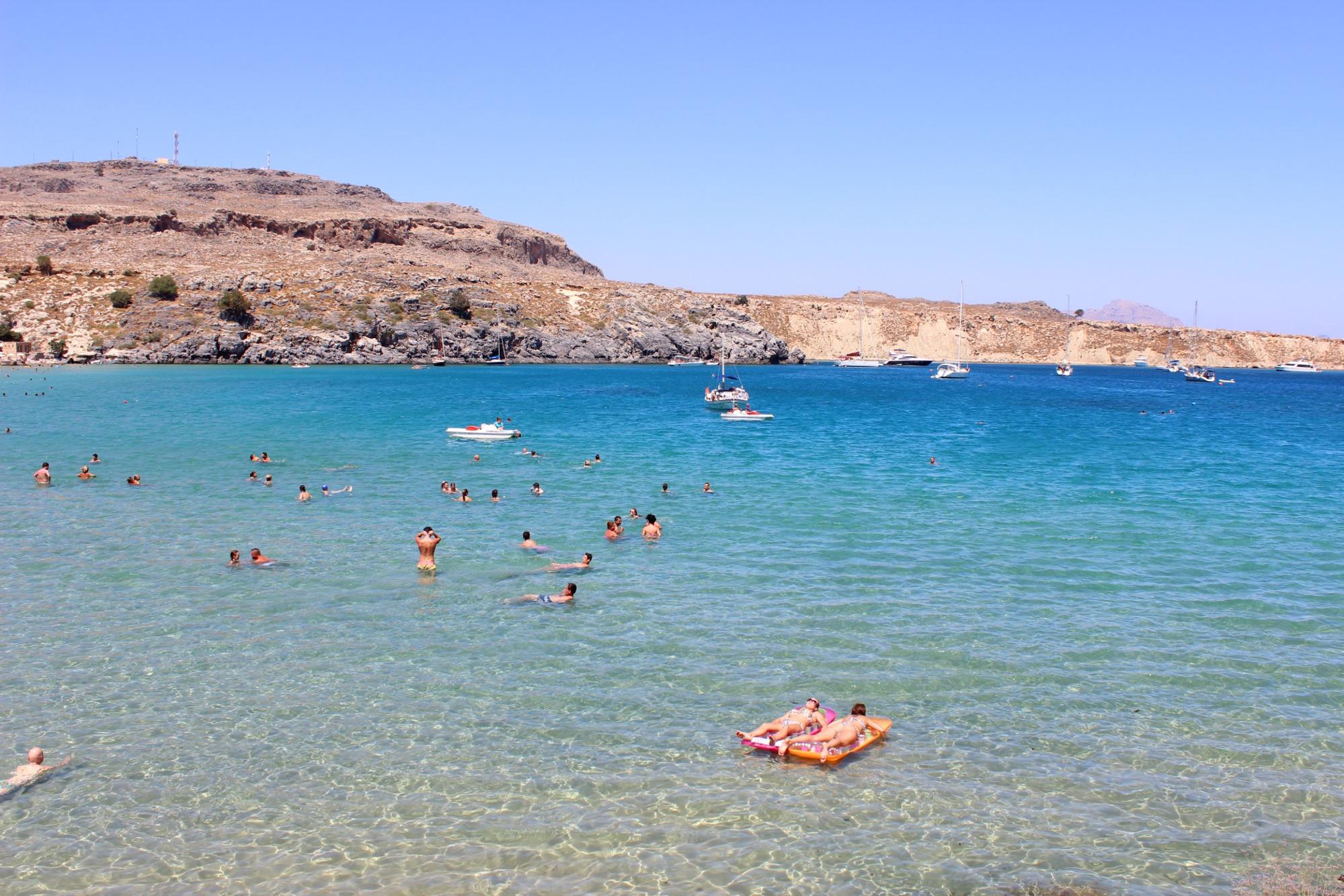 ギリシャ ロードス島 ロードス島で一番美しいビーチを望む 白い街リンドス
