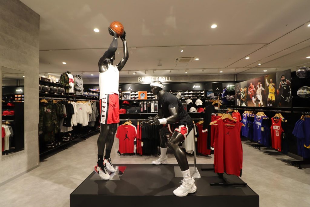 愛知県中部エリア最大級の商業施設に新オープンした「アディダス ブランドコアストア」＆「スポーツデポ」！｜ライフデザインズ