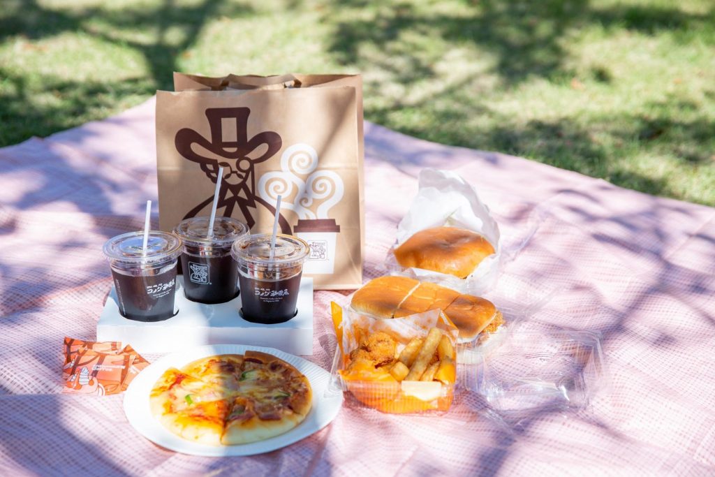 「コメダ珈琲店」のテイクアウト「おうちコメダ」をレポート！栄のど真ん中で、コメダをテイクアウトしてピクニックランチをしてきました。