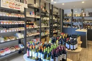 創業大正4年「中島桑吉酒店」の新たなリカーショップが、中川区にオープン。今までにないような酒屋を目指して。
