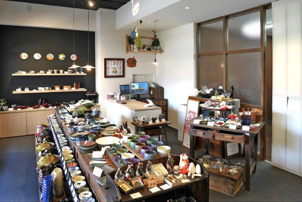 うつわでつなぐ、ひと、とき、いいもの。毎日の食卓を楽しく、ちょっと飾りたくなるうつわのお店「tunagu(ツナグ)」