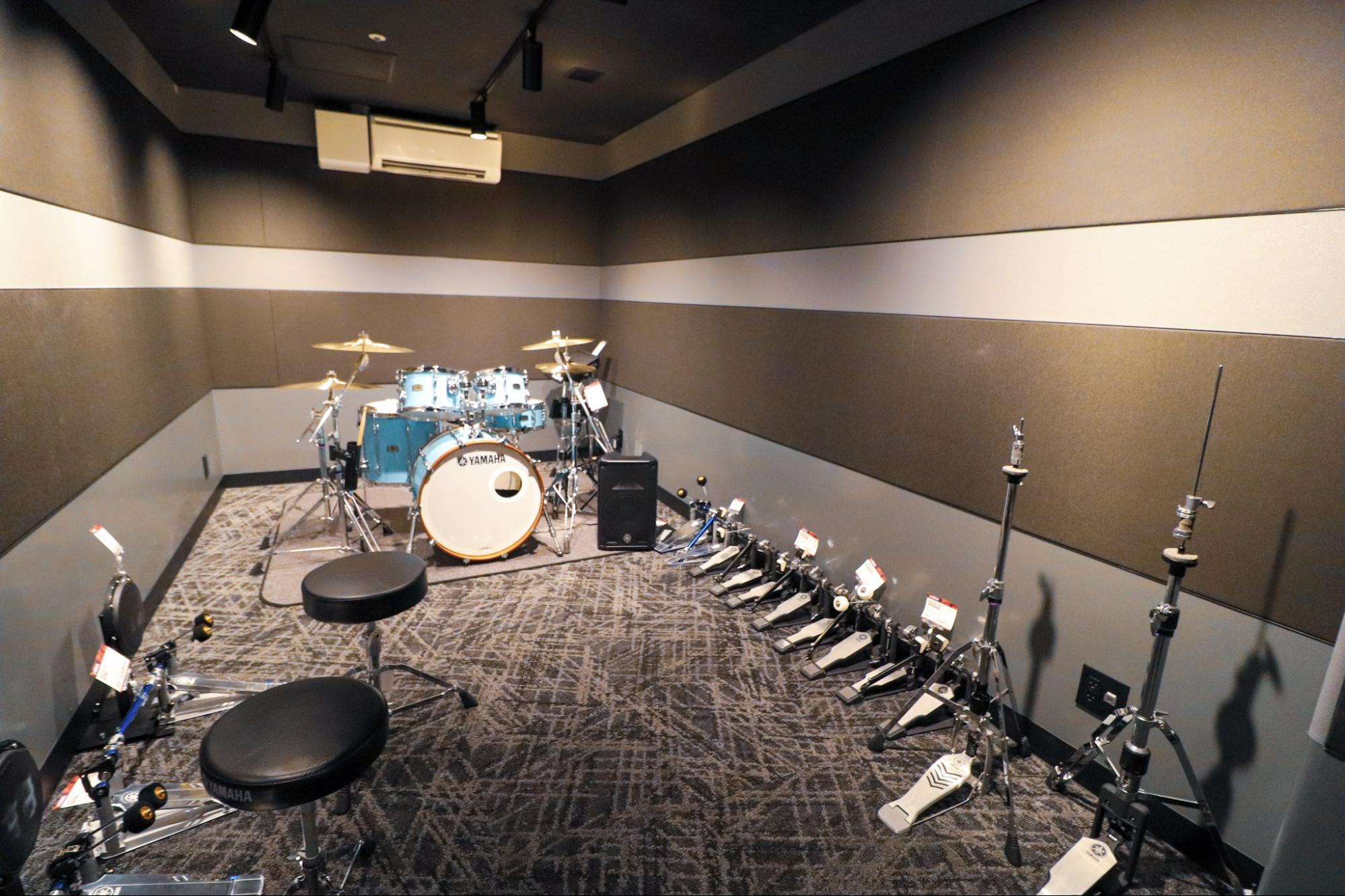 Acoustic drum test room