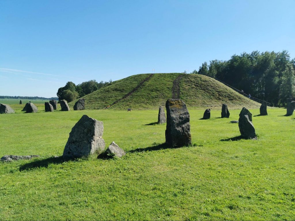 【スウェーデンの暮らし】スウェーデン最大の古墳、ストックホルムから車で1時間のAnundshög