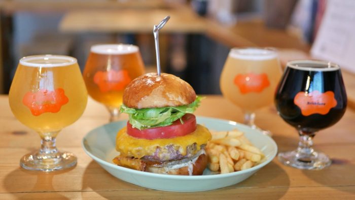 [Fushimi, Nagoya] Cheers with a Special Hamburger and Barrel Craft Beer! &quot;Beer bar BRICK LANE&quot;