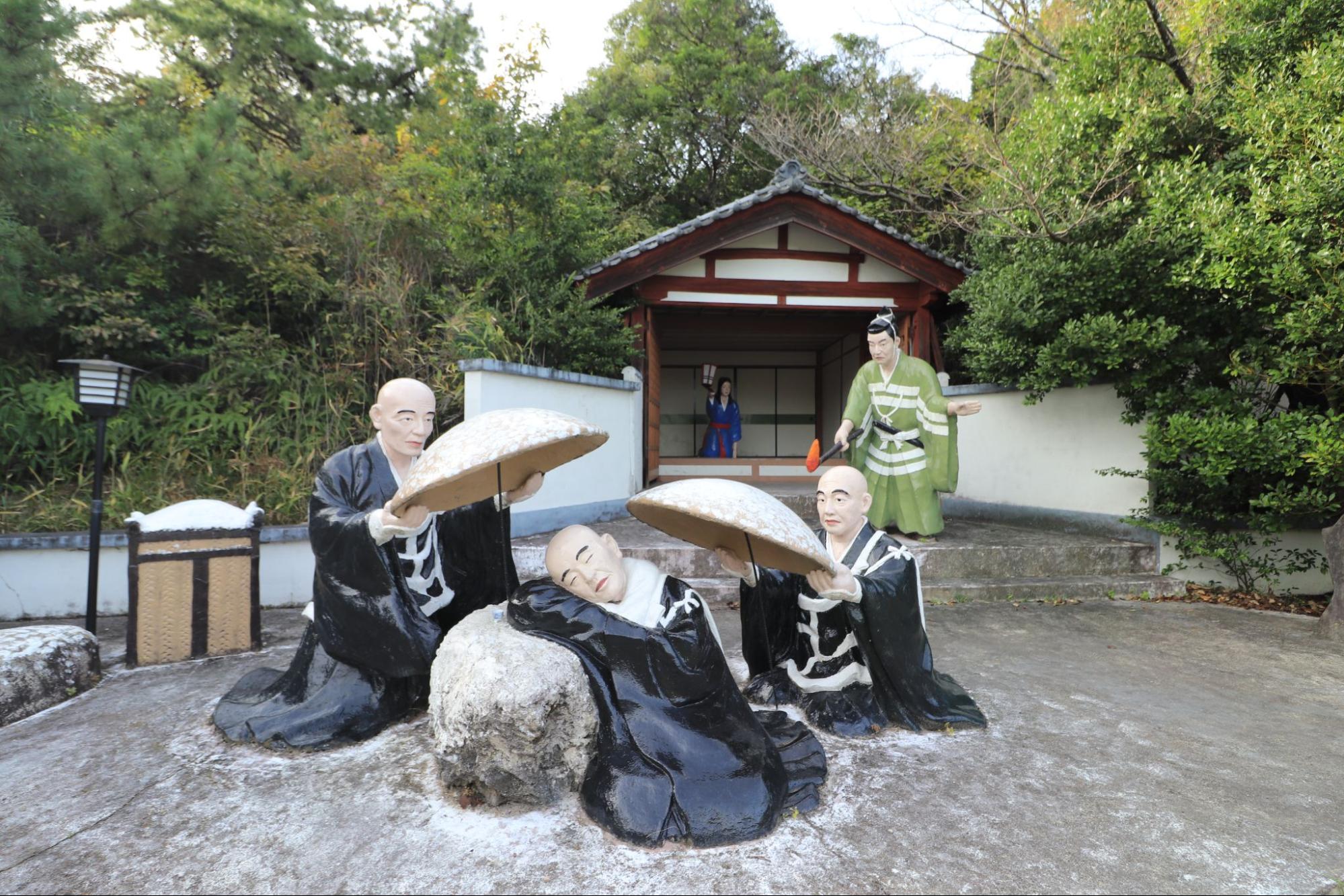愛知県随一の珍スポット！日本で唯一の宗教ワンダーランド「五色園」
