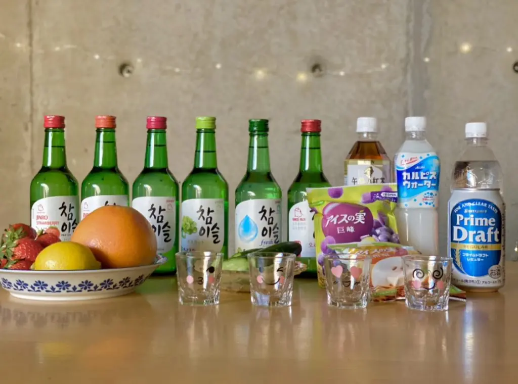 大人気の韓国焼酎「チャミスル」を飲みくらべ!定番の飲み方から、意外なアレンジ方法まで。おうちで韓国カルチャーを楽しもう!