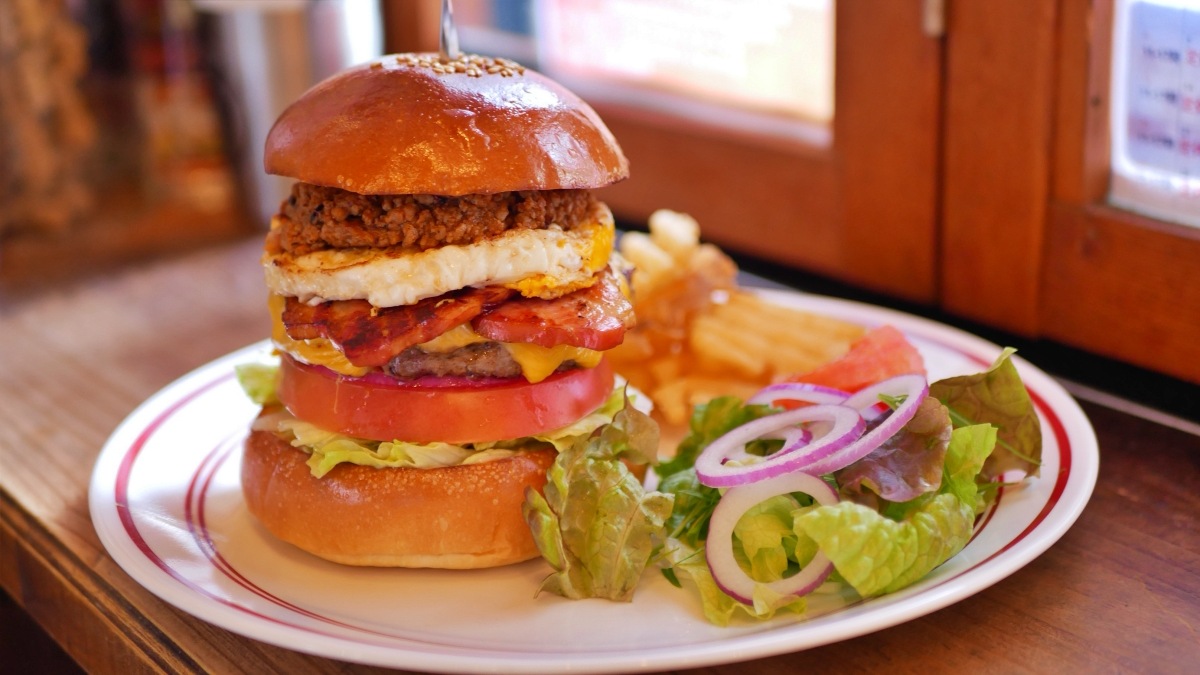做的人和吃的人都开心是最好的!“Maihoku Burger”旨在制作独一无二的汉堡包