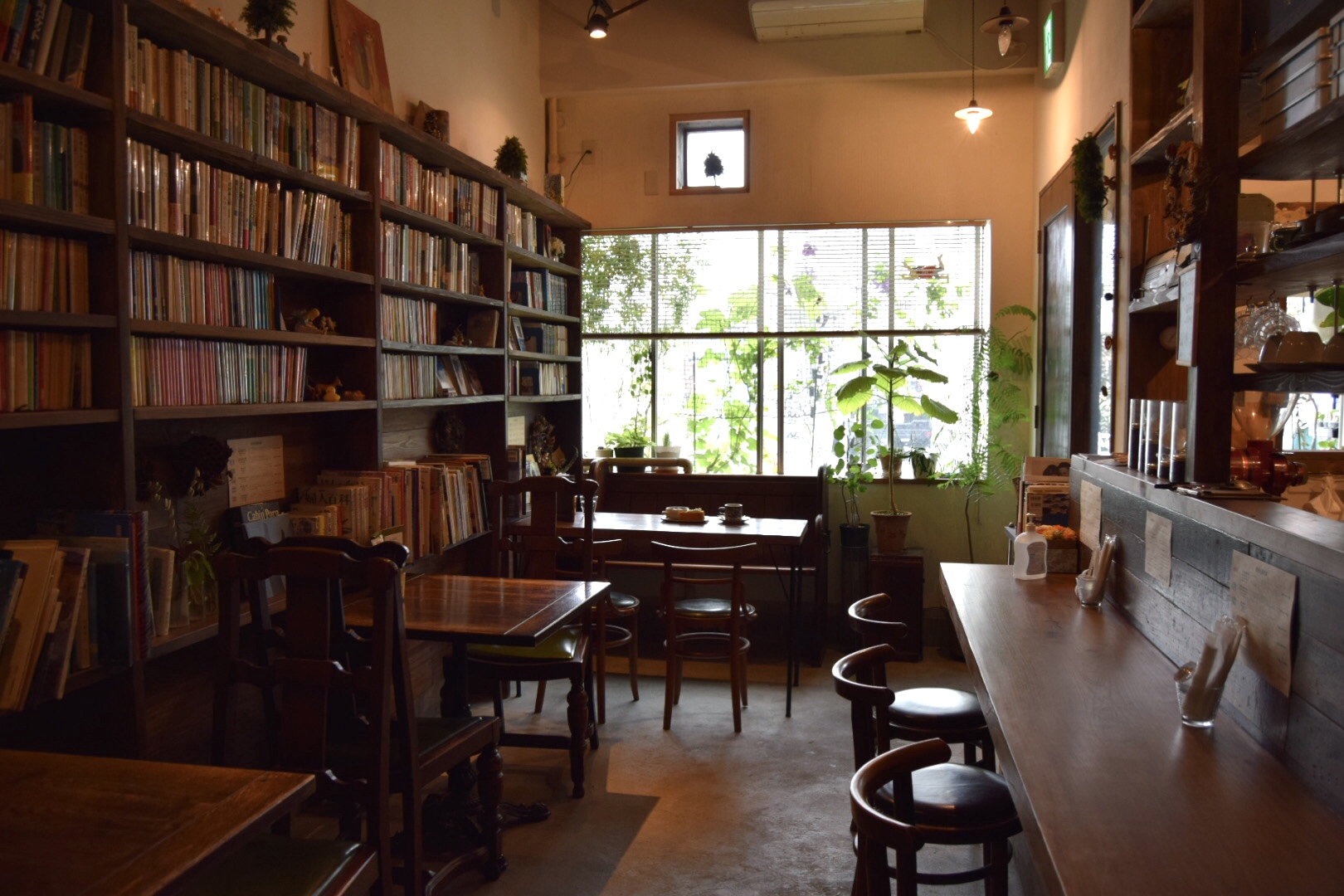 コーヒーと本とレコードのお店リトルトリー