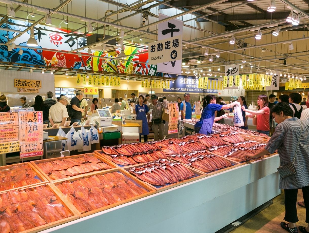 魚太郎本店　鮮魚市場