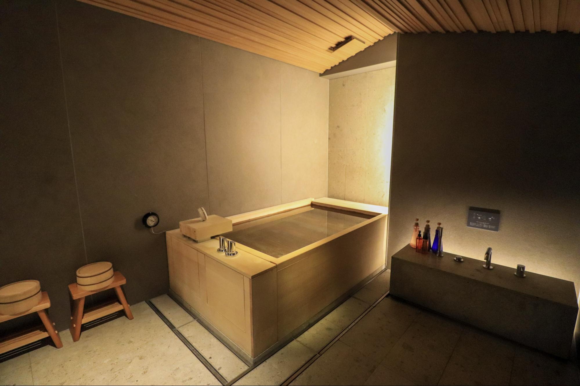 【Hotel Stay Review】Sake & Hinoki Bath at TSUKI Tokyo, a Hotel that Will Make You a Japan Connoisseur!