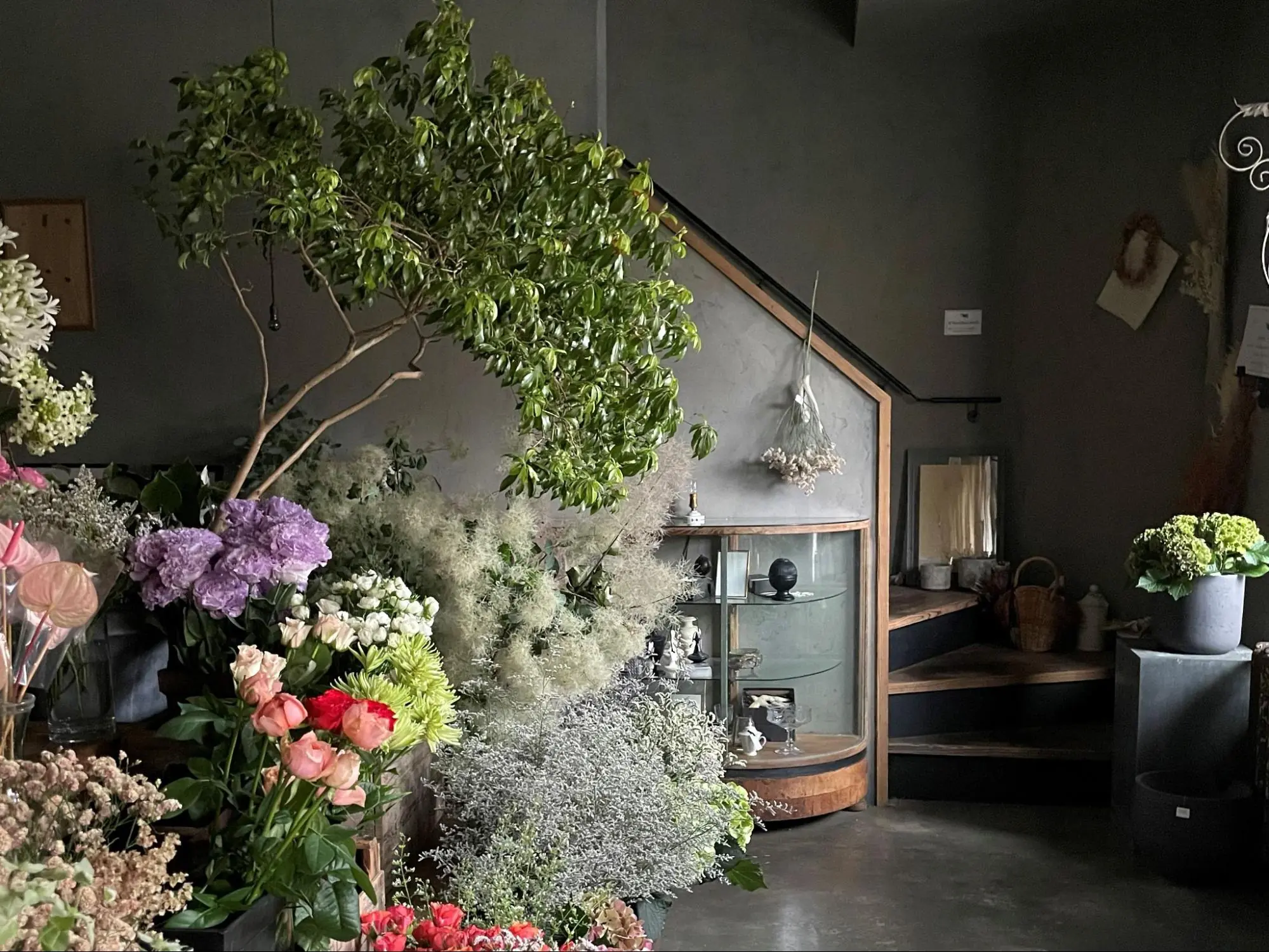 充满巴黎风情的鲜花店“florist GREEN VEIL ”