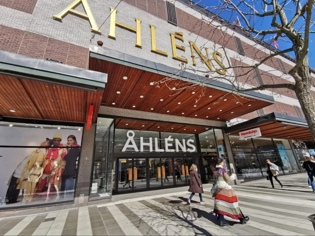 【スウェーデンの暮らし】日本でお馴染みの「あの店」も。ストックホルム滞在お買い物の拠点はここ!Åhlens Stockholm City