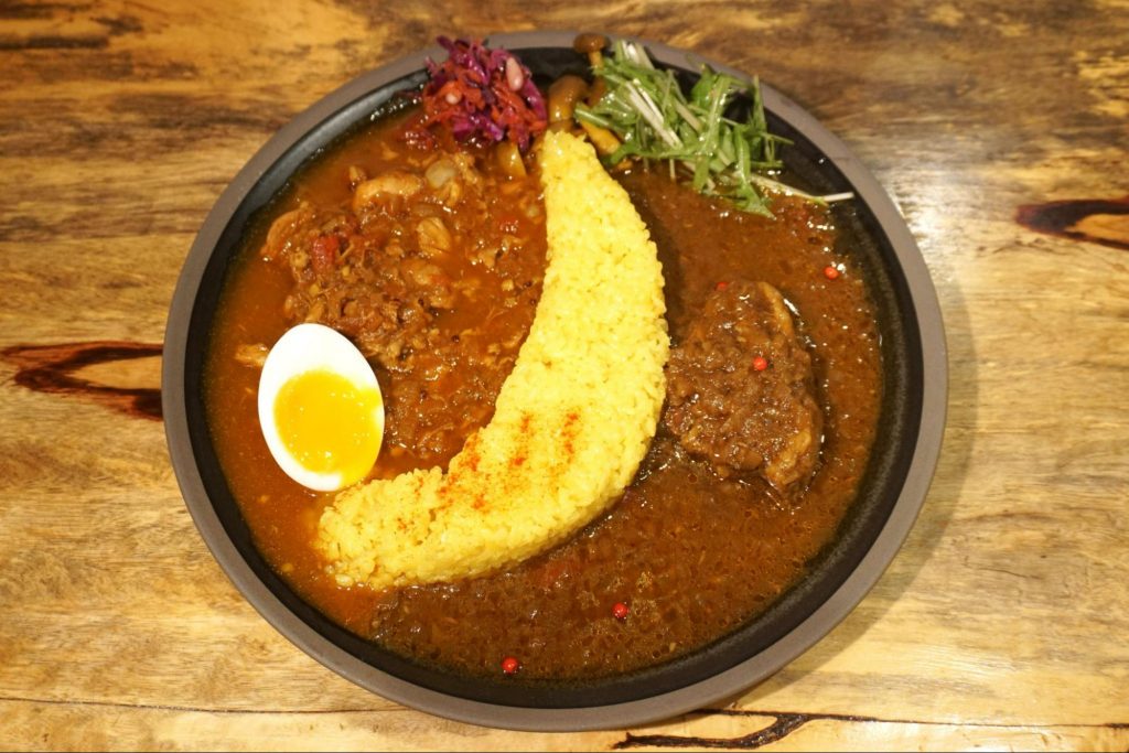 アットホームなスパイスカレー屋「spice curry シとミ」夫婦二人三脚で営む新しいスタイルのお店