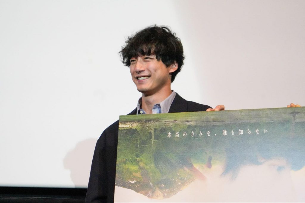 【舞台挨拶レポ】映画『サイド バイ サイド 隣にいる人』。伊藤ちひろ監督×主演 坂口健太郎さんが語る、“あえて言語化しなかった時間”で楽しむ十人十色の面白さ。