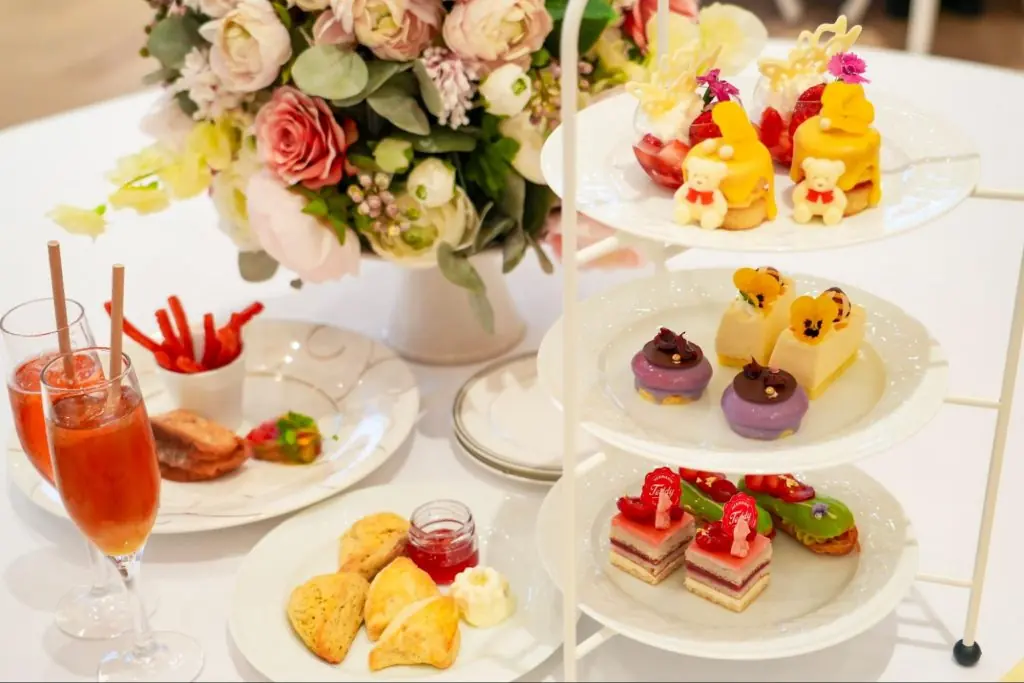 ドイツの老舗テディベア「ハーマンテディ」 とコラボ!『HONEY SPRING いちごとハチミツのアフタヌーンティー』を体験してきました。