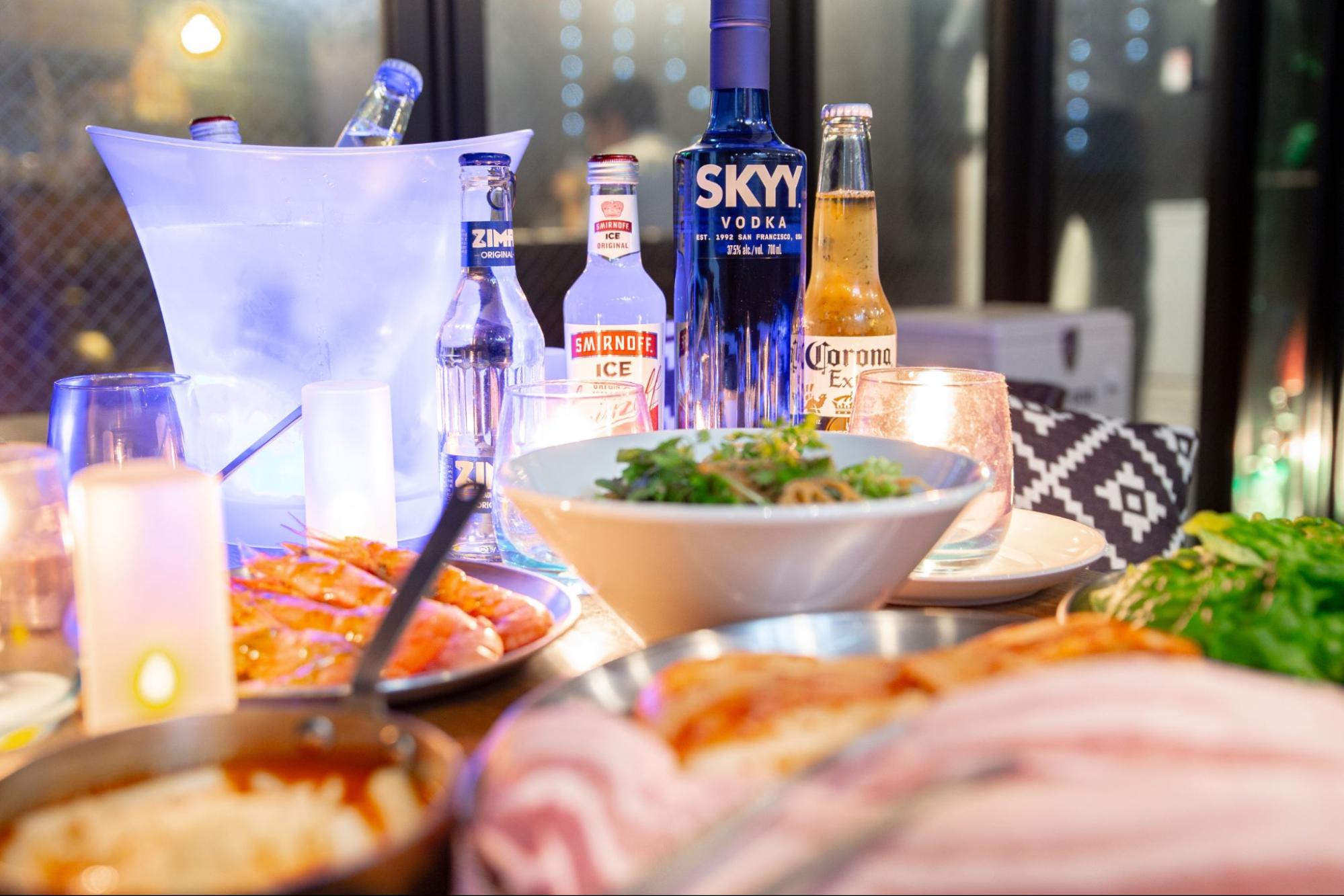 A table with food and drinks