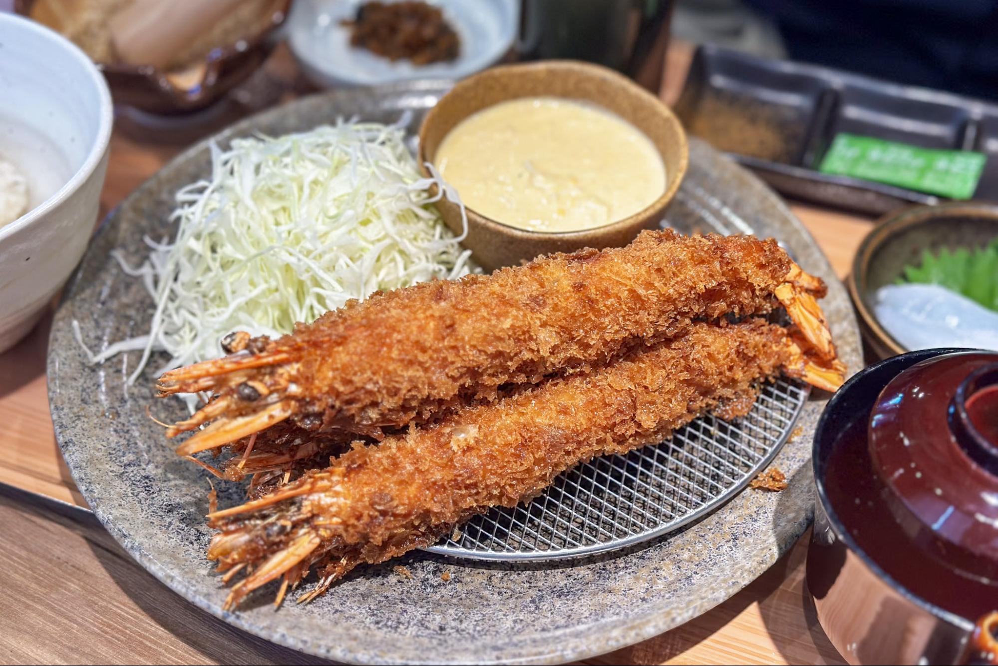 特大有頭えびフライ定食　3尾　￥1,650