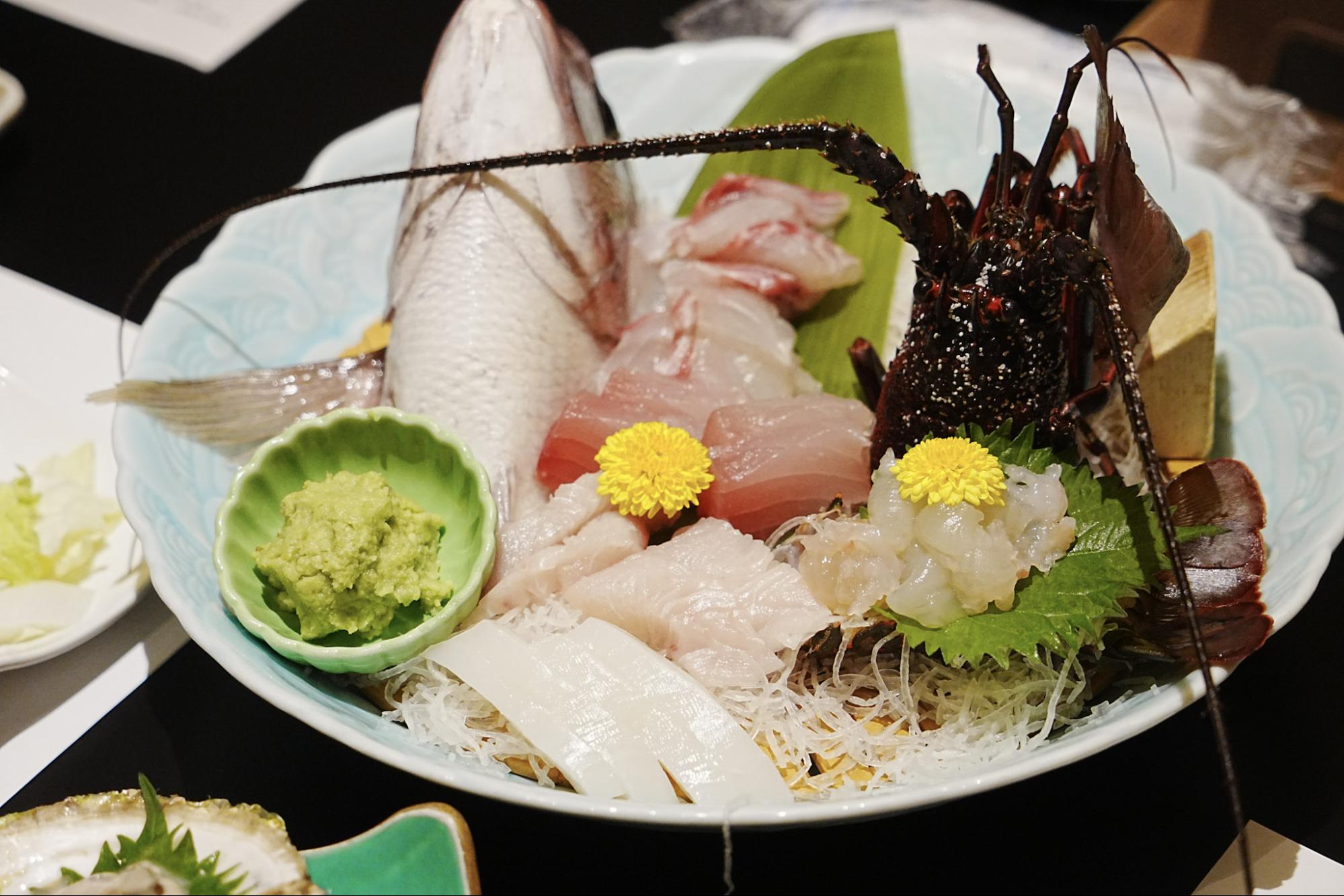 本日の海鮮盛り｜国産伊勢海老の造り｜鮮魚盛り合わせ あしらい