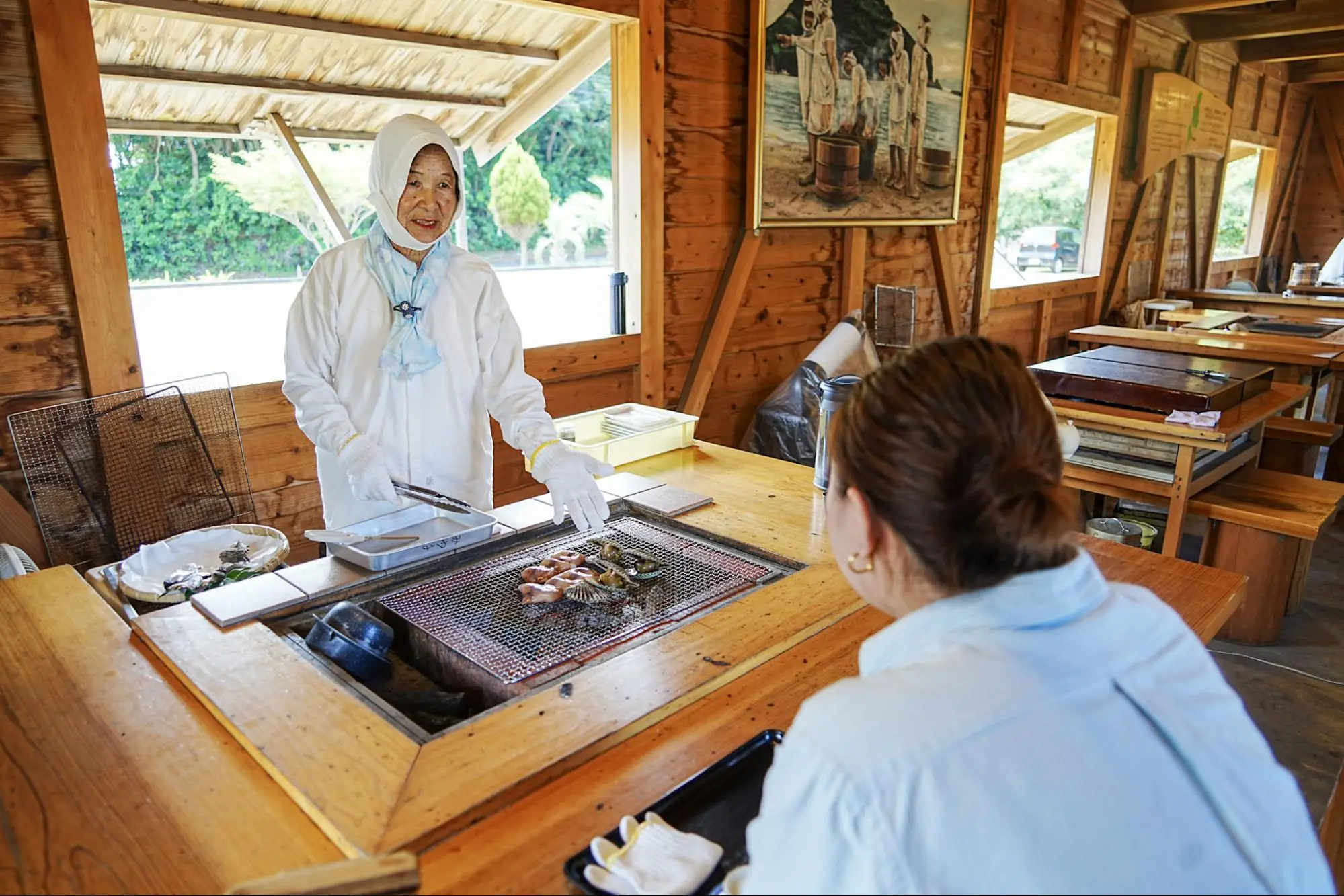 【志摩】本物の海女さんと触れ合いながら、絶品海鮮ランチ！「海女小屋体験施設さとうみ庵」